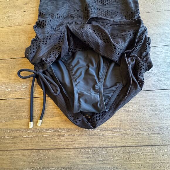 Beyond Control NWT Women's Size 10 Swim Dress Black Tropical Detail Ruched Side - Picture 5 of 9